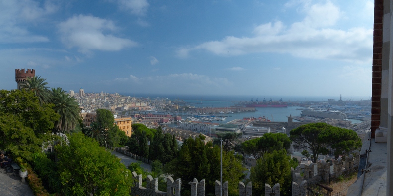 Genova-panorama-sup.jpg